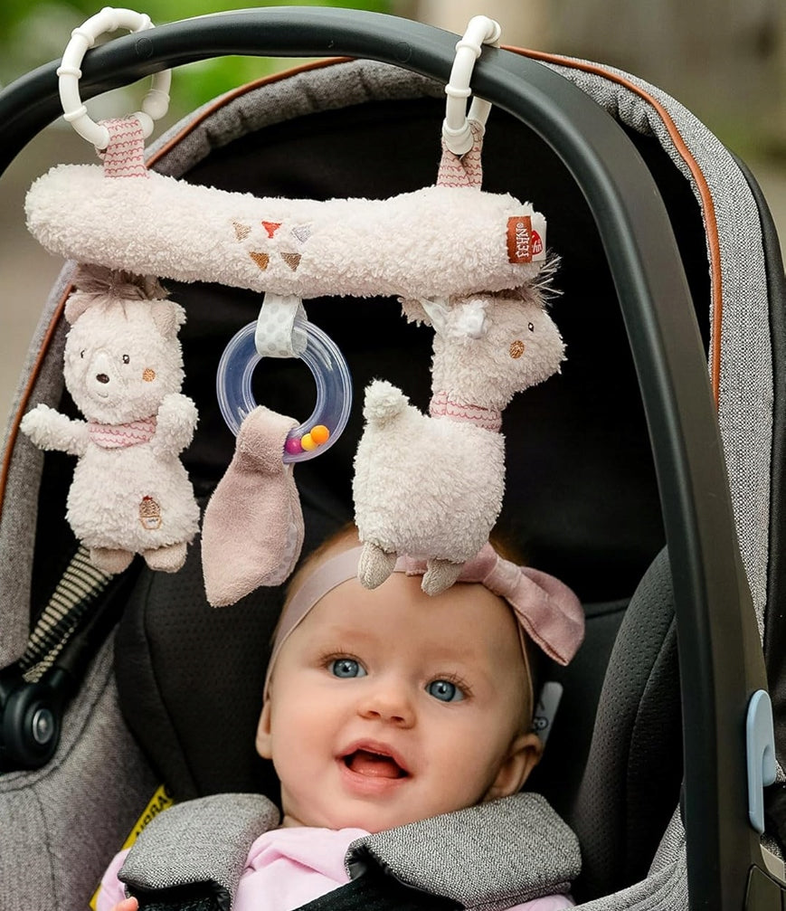 FEHN trapezehanger met rammelaar en pieper voor kinderwagen PERU