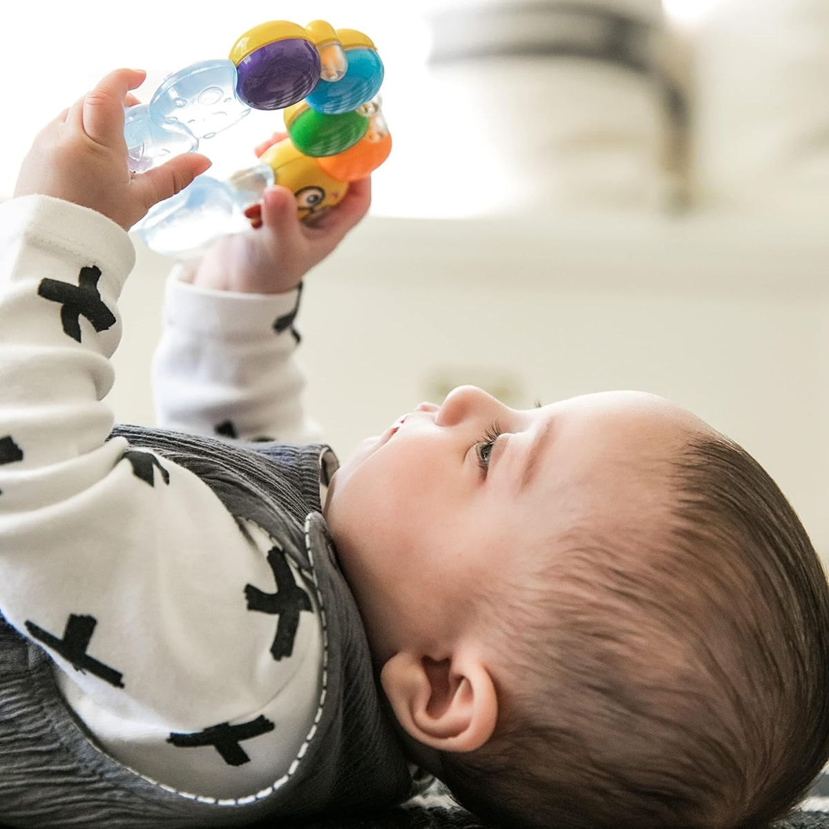 BABY EINSTEIN Kühl- und Massagering mit Rassel RAUPE 3 m+