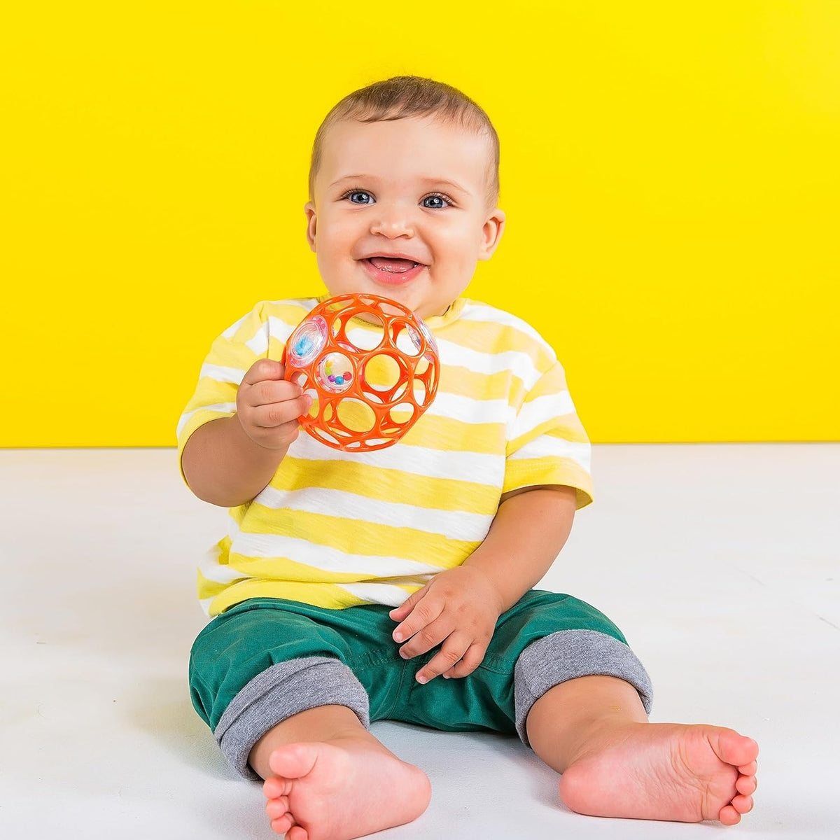 BRIGHT STARTS Oball Rattle mordicchio con sonagli 10 cm