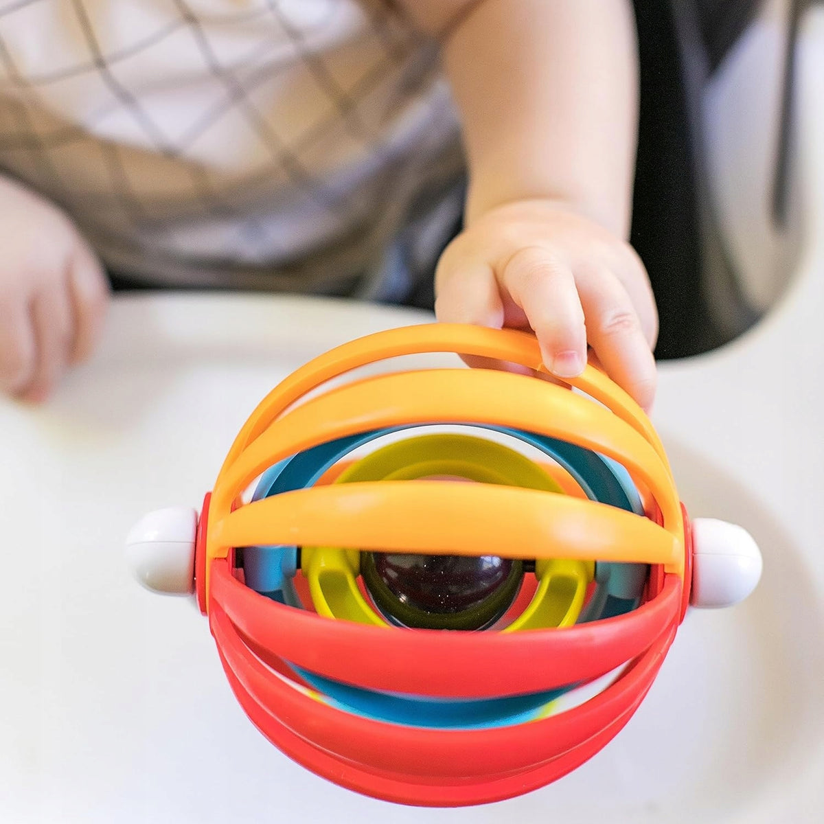 BABY EINSTEIN Sticky Spinner juguete con sonajero y ventosa 3 m+