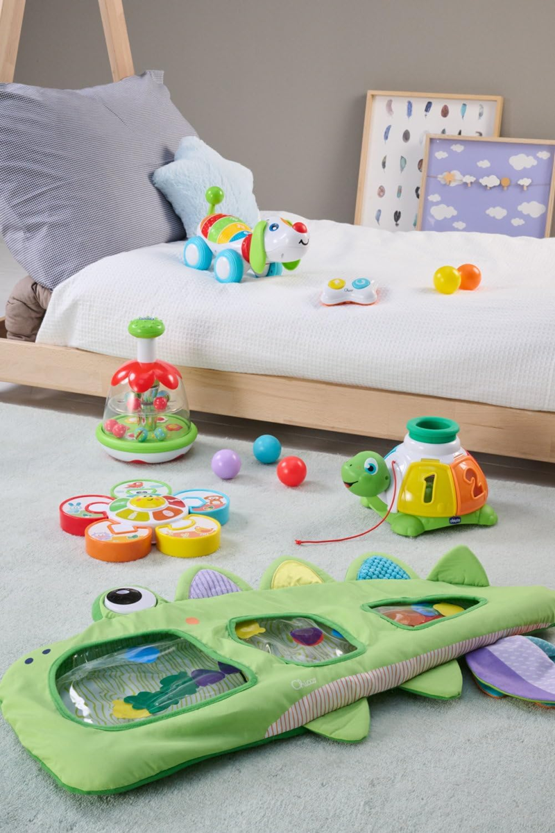 CHICCO Rainbow Spinner tol met weidemotief 16 x 22 cm 6 m+