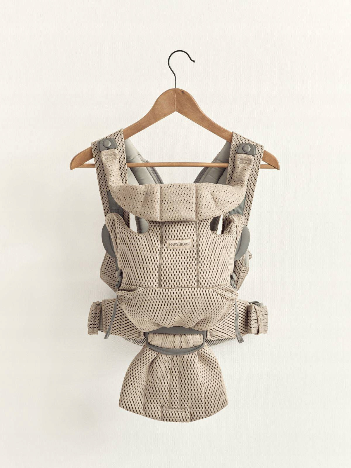 BABYBJORN Airy Mesh ergonomikus babahordozó 3,5–12 kg