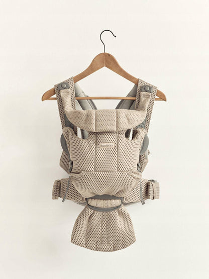 BABYBJORN Airy Mesh ergonomikus babahordozó 3,5–12 kg