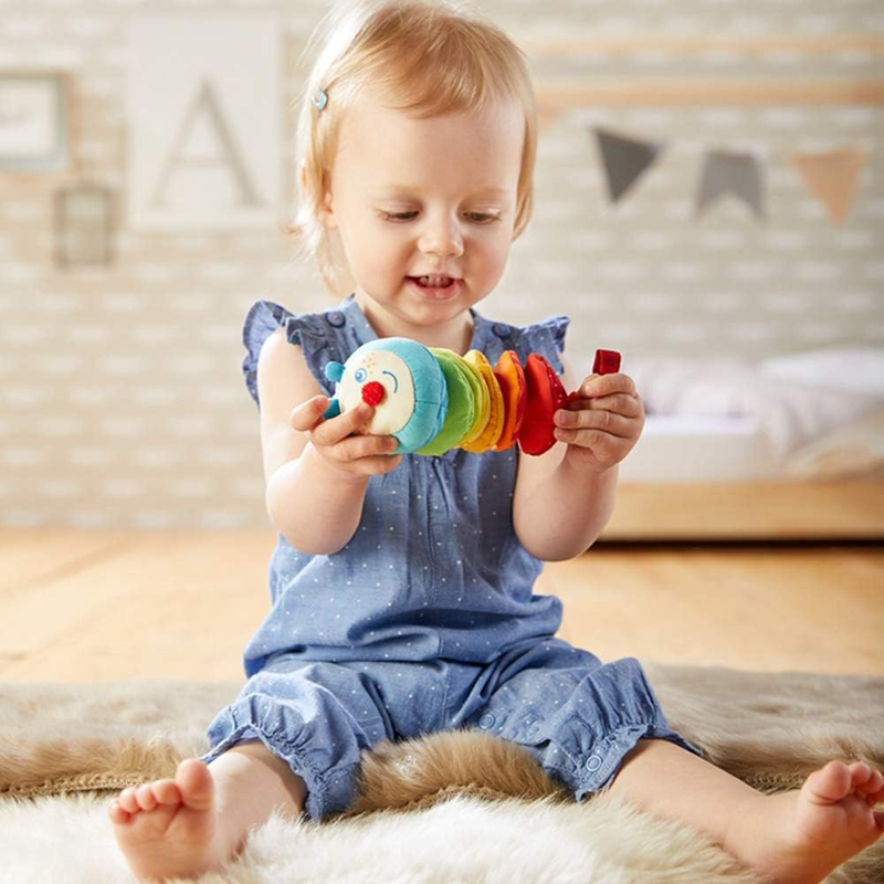 HABA skládací a chrastící housenka Mina 18 cm 6 m+