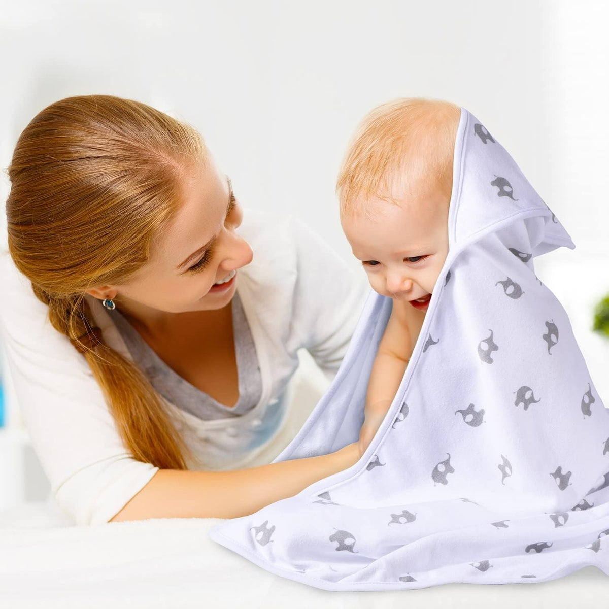 MOMCOZY kapucnis törölköző x2 76x76 +6 24x24 mosdókendők