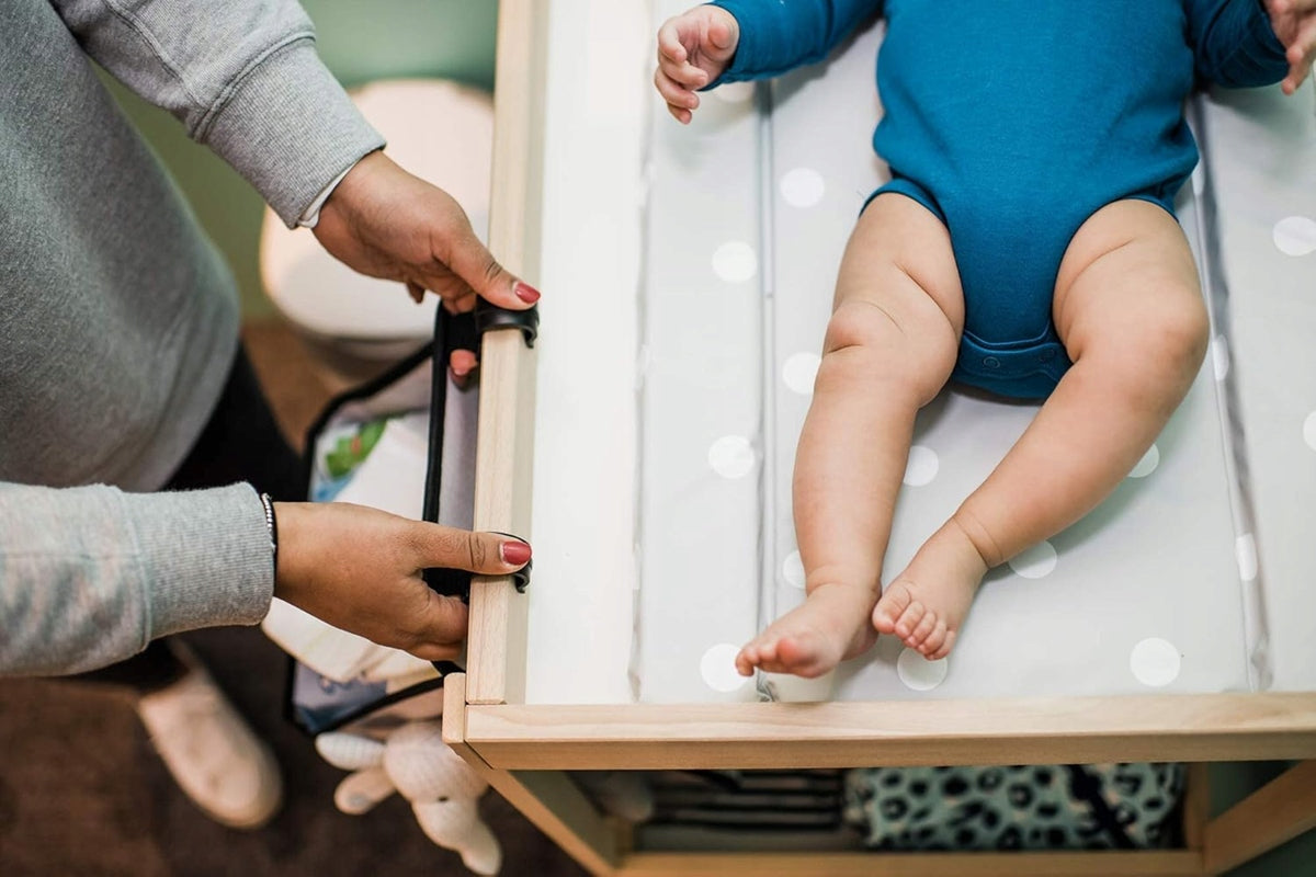 TOMMEE TIPPEE Easi Change opvouwbare organizer voor commode 38 cm