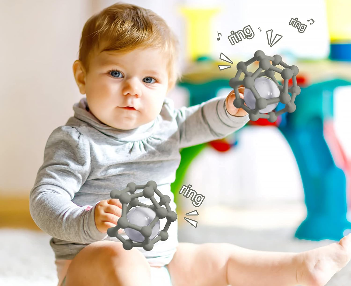 MCGMITT Teether Ball Μπάλιτσα οδοντοφυΐας σιλικόνης με κουδουνίστρα 8,5 x 10 εκ.