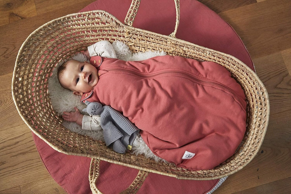 LASSIG Little Chums pletená přikrývka plyšová kočka 26 cm