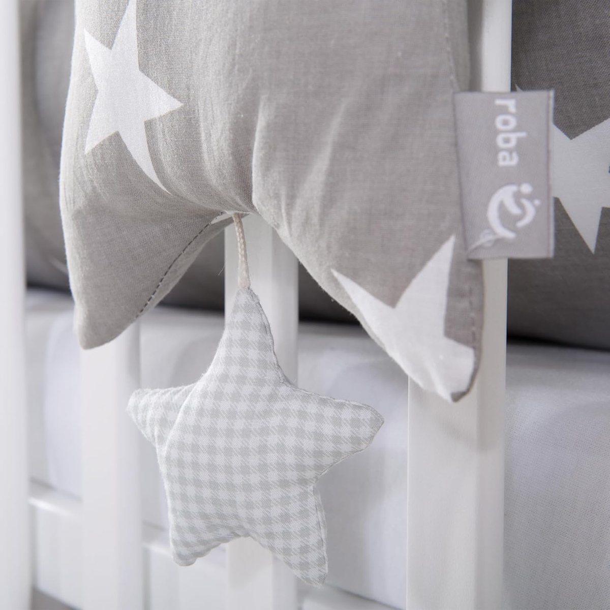 ROBA Little Stars κρεμαστό μουσικό παιχνίδι για καρότσι και κούνια 27 x 27 εκ.