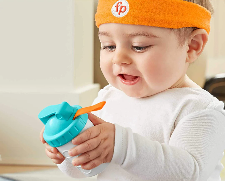 FISHER-PRICE Baby Biceps súprava s činkou, šejkom a čelenkou