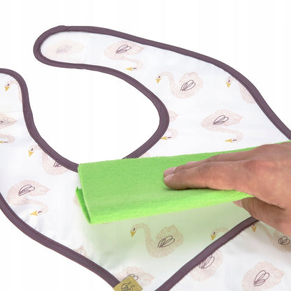 LASSIG plastic slabbetje met klittenband en zakje 6-24 maanden