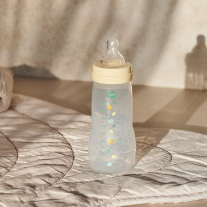 MAM Easy Active sada lahví 2× 330 ml 6 m+ savička 4 velmi rychlý průtok