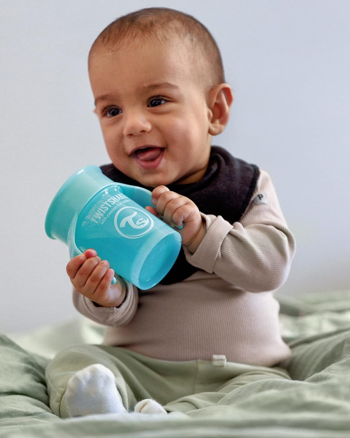 TWISTSHAKE no-cap cup
