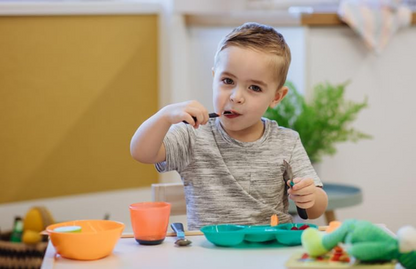 TOMMEE TIPPEE Nagy Gyerekek rozsdamentes acél evőeszközök kanál villa kés 16 cm 12 hónap+