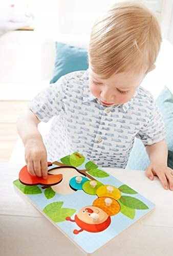 HABA Gąsienica Mina puzzle 6 elementów 12 m+ drewn. drewniane puzzle dla dziecka układanie z uchwytami