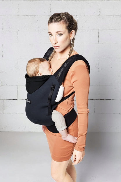 LOVE RADIUS nosidełko ergonomiczne z kapturem HOODIE CARRIER czarne, nosidełko dla dziecka w pozycji M