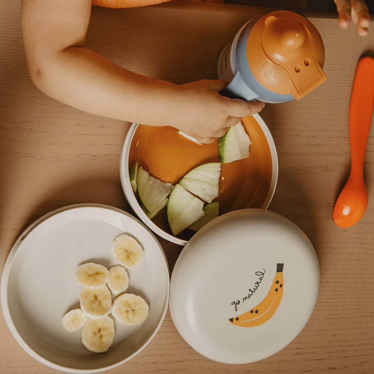 SUAVINEX BENTOO śniadaniówka lunchbox z dwoma przegródkami dla dziecka z owocami