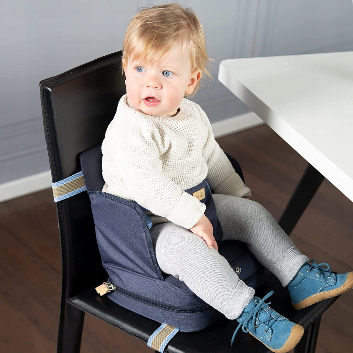 ROBA krzesełko turystyczne do karmienia ROCK STAR BABY, mobilne siedzisko dla dziecka na krześle, czarny i granatowy