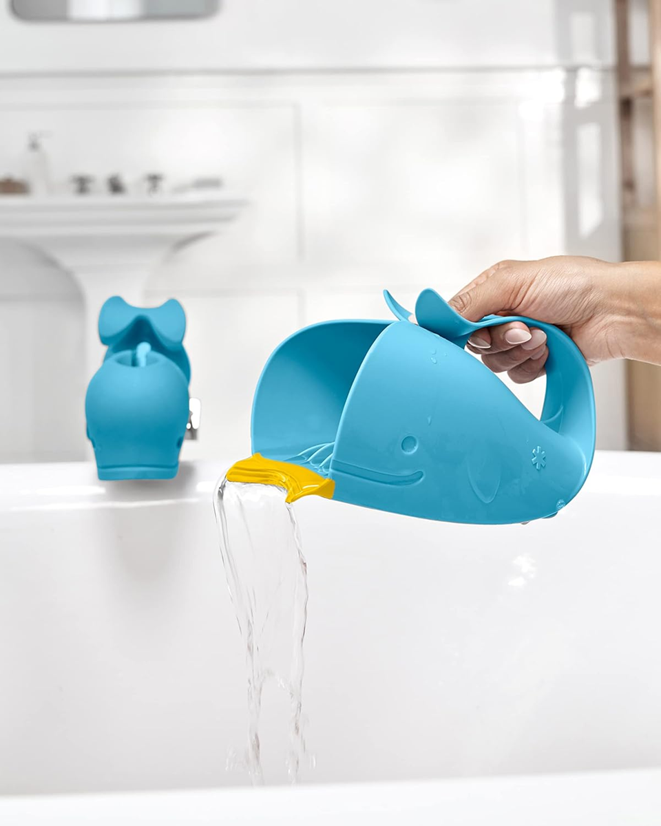 SKIP HOP Moby Rinser recipient pentru clătirea părului 710 ml BALENĂ