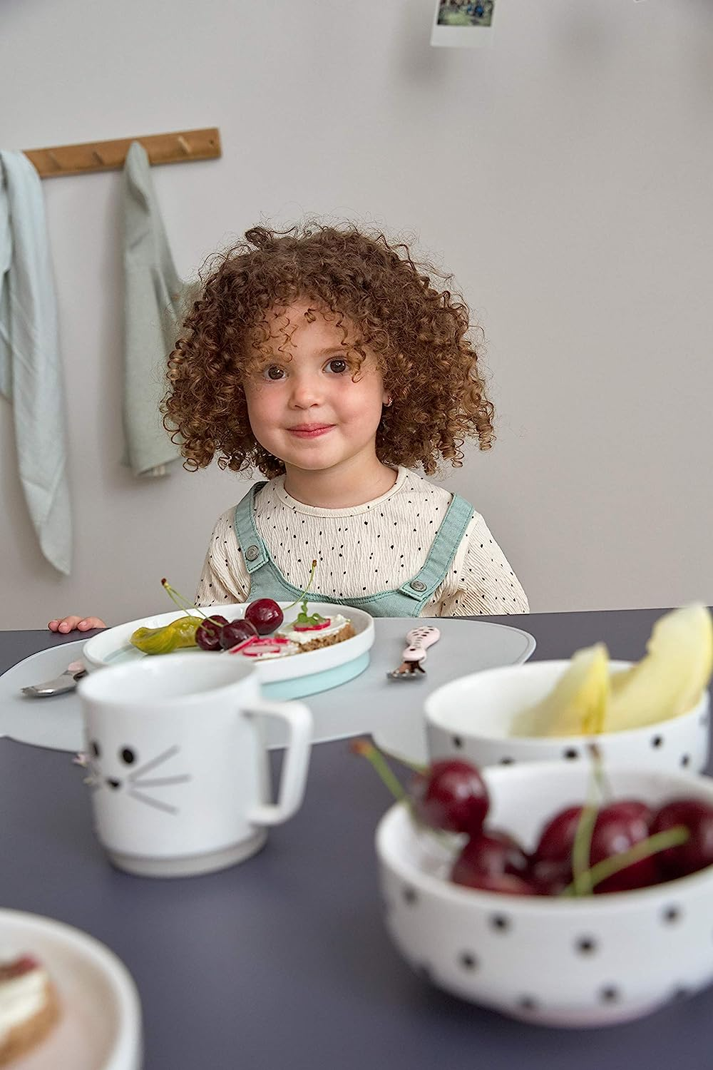 LASSIG Little Chums set veselă din porțelan - farfurie cană