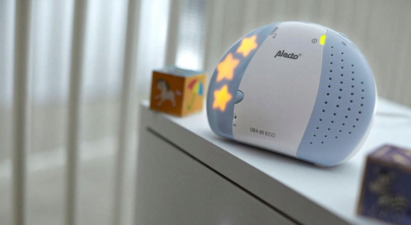 ALECTO DBX-85 Eco niania elektroniczna DECT, niebiesko-biała, zasilanie sieciowo-akumulatorowe, zestaw ze stacją ładującą