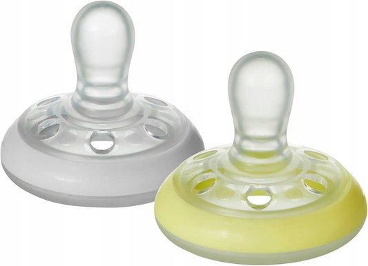 TOMMEE TIPPEE ortodontický cumlík x2 0–6 mesiacov SVETÍ