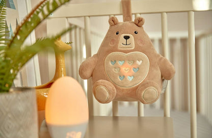 TOMMEE TIPPEE Miś Benny PRZYTULANKA lampka dźwięk, pluszowy miś z lampką nocną i pozytywką