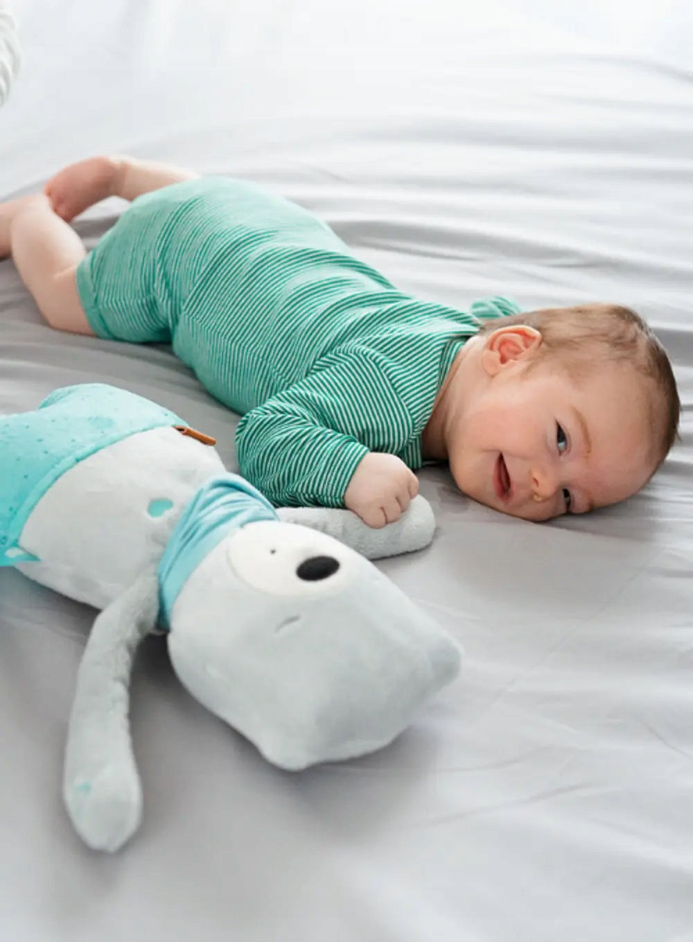 MyHummy szumiś przytulanka czujnik płaczu MIŚ LUCAS 24 cm, szaro-zielony miś uspokajający dla niemowląt