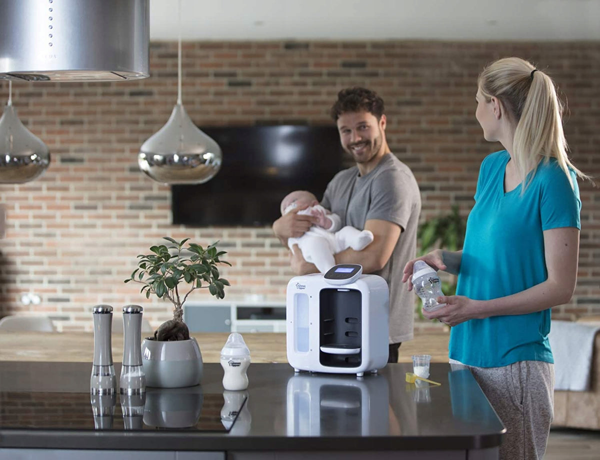 TOMMEE TIPPEE Perfect Prep EKSPRES Day&Night podgrzewacz do mleka w nowoczesnej kuchni, szybkie przygotowanie butelki