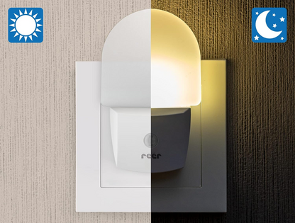REER NightGuide lámpara nocturna LED para enchufe con sensor de oscuridad 6 x 9,5 cm