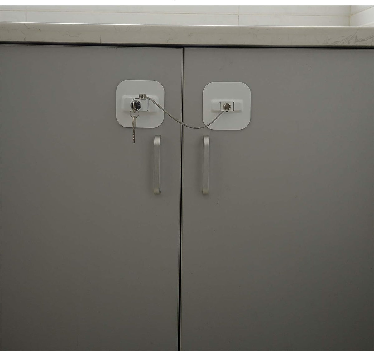 SERRATURA DI SICUREZZA PER BAMBINI per armadietti e cassetti 19 cm + 2 chiavi