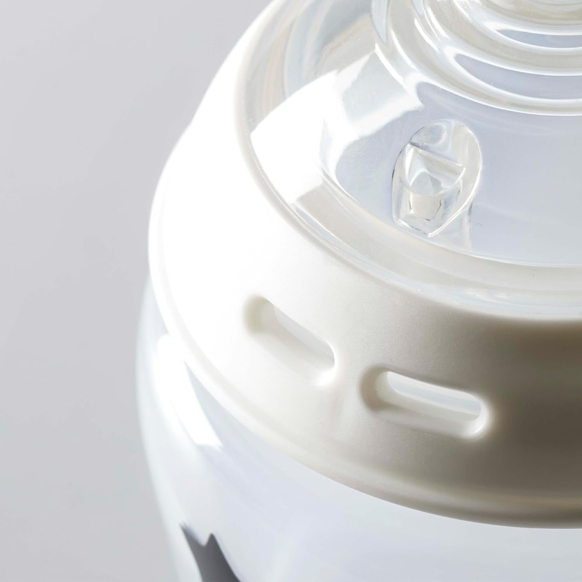 TOMMEE TIPPEE Natural Start cumisüveg 340 ml ANTI-COLIC 3 hónap+