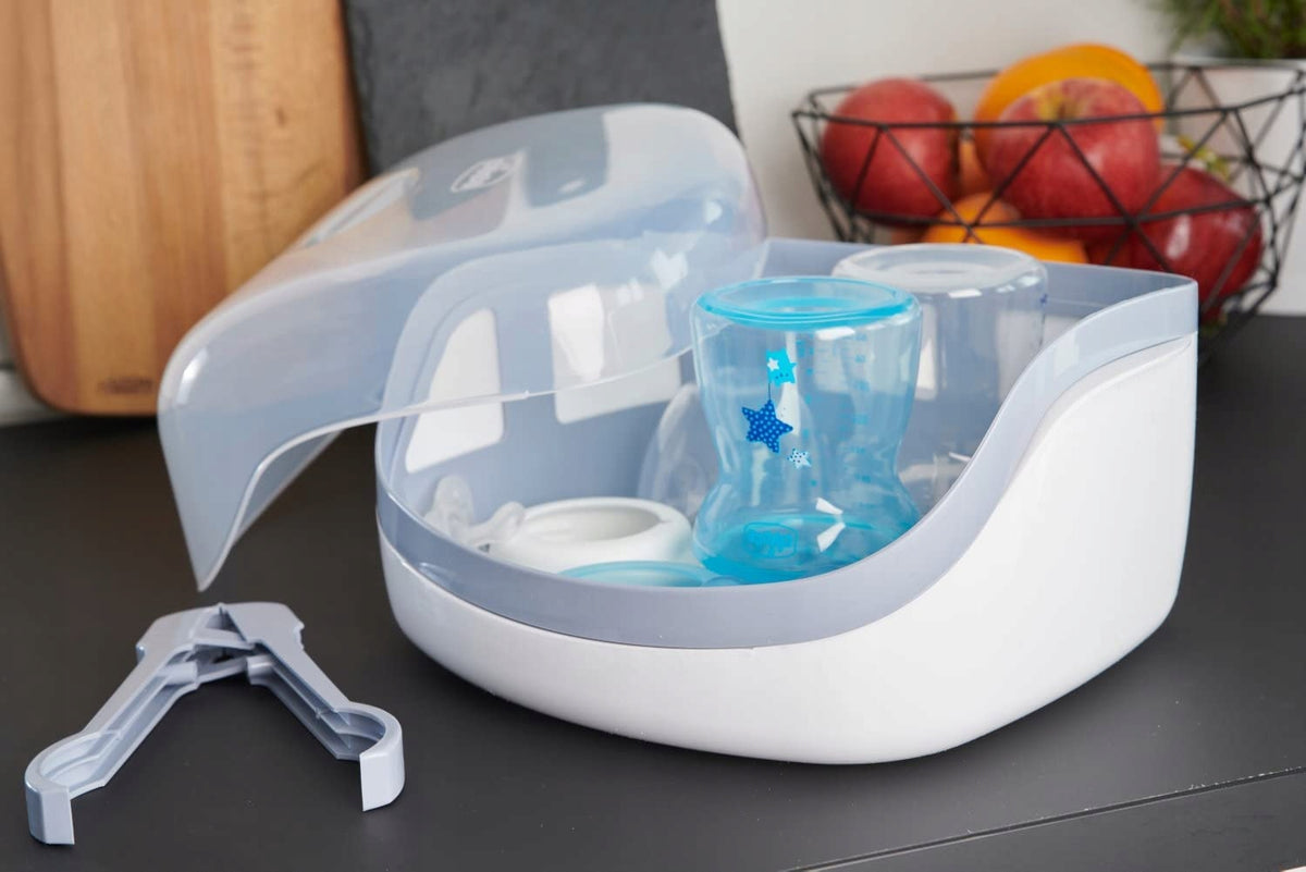 CHICCO sterylizator mikrofalowy biały z plastikowym pojemnikiem do sterylizacji butelek, smoczków i akcesoriów