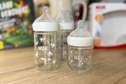 PHILIPS AVENT Natural RESPONSE üveg cumisüveg 240 ml 1 hó+ x2