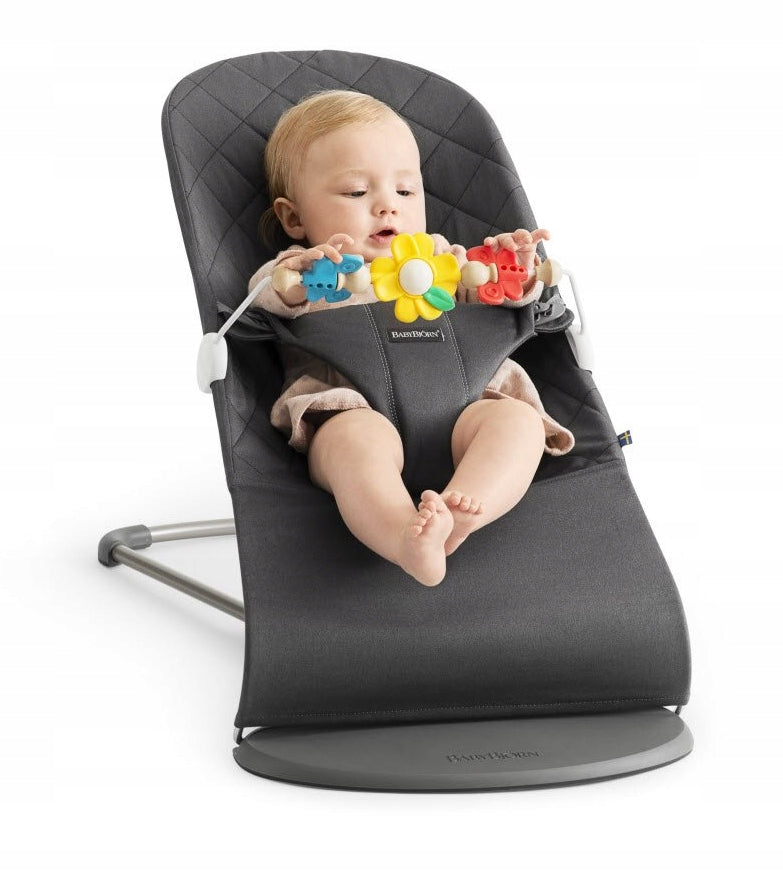 BABYBJORN Flying Friends dřevěno-plastikový hrazdička na lehátko 31 cm