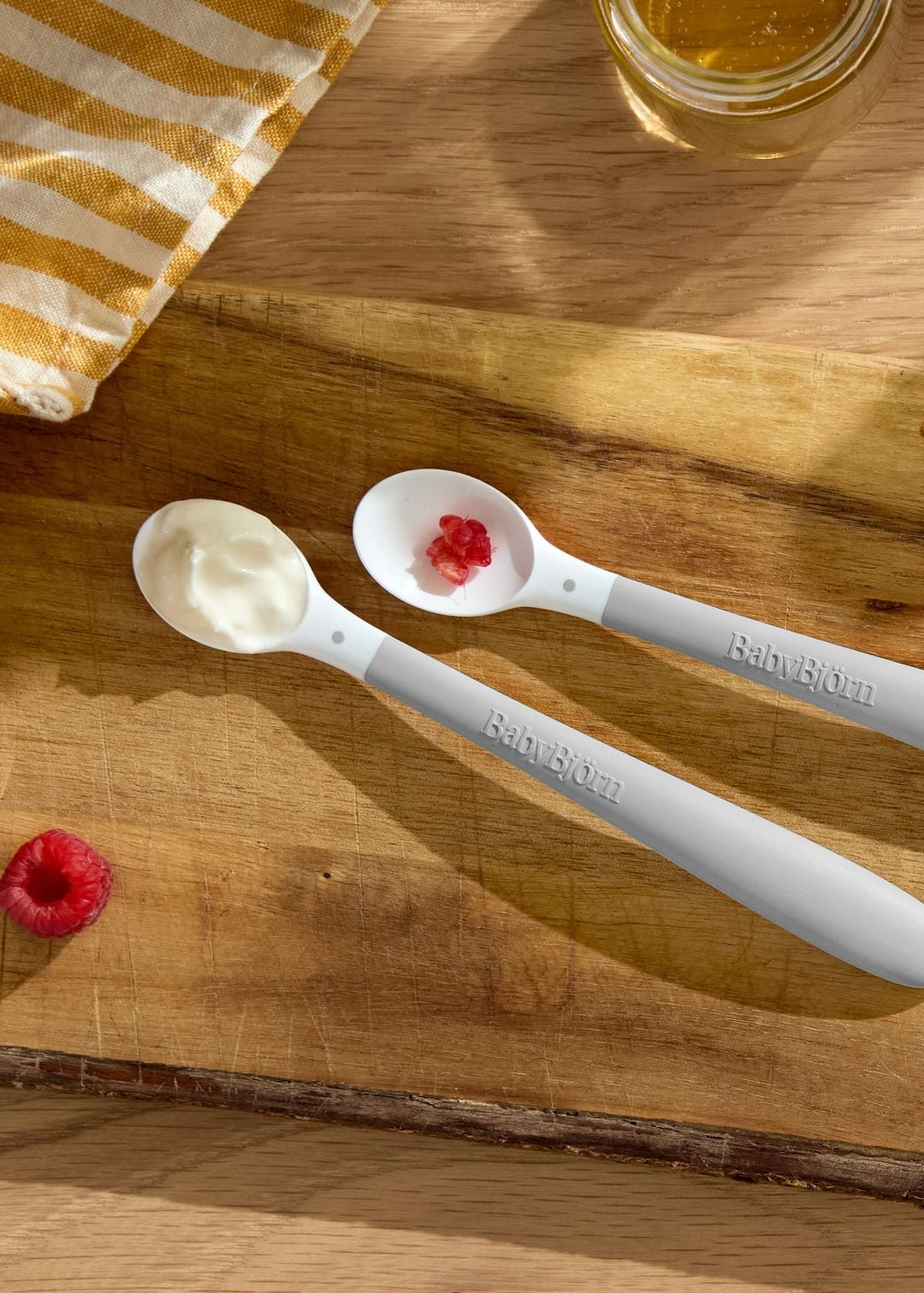 BabyBjörn 073004 gray feeding spoons with a long handle